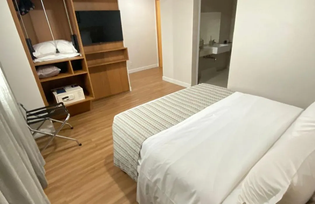 Oitis Hotel-1